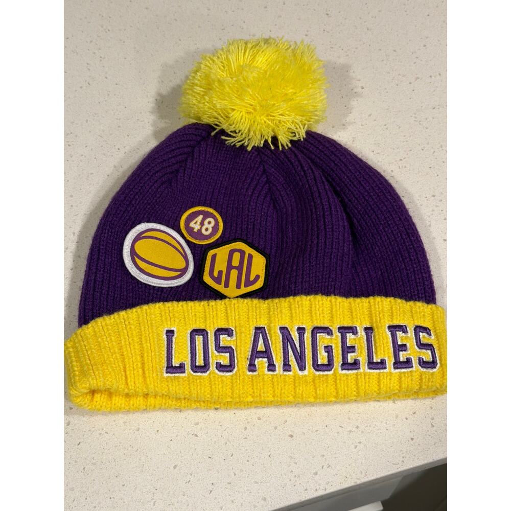 LA Lakers NBA beanie winter hat with pompom